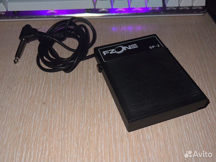Педаль сустейна fzone sp-2
