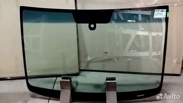 Стекло лобовое VW Sharan 2010