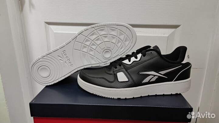 Кроссовки Reebok Resonator Low