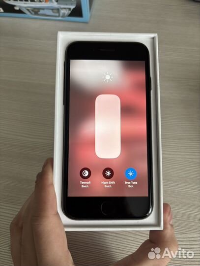 iPhone SE, 128 ГБ