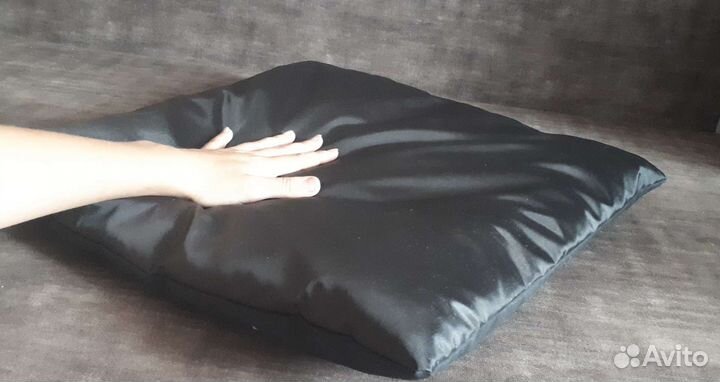 Лежанки новые для кошек и собак