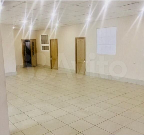 Торговая площадь,офис, первая линия 70 м²