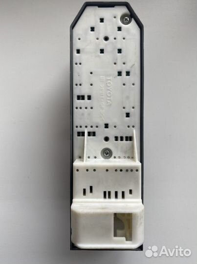 Блок упр стеклоподъемниками Toyota Corolla E150