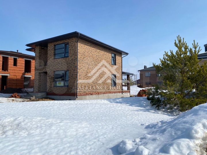 Коттедж 200 м² на участке 7,2 сот.