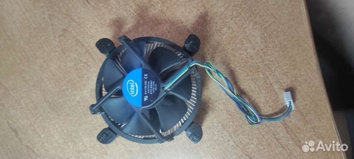 Процессор i 3 8100 3.6 ghz + кулер