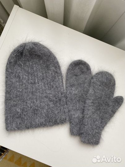 Комплект шапка и варежки женские