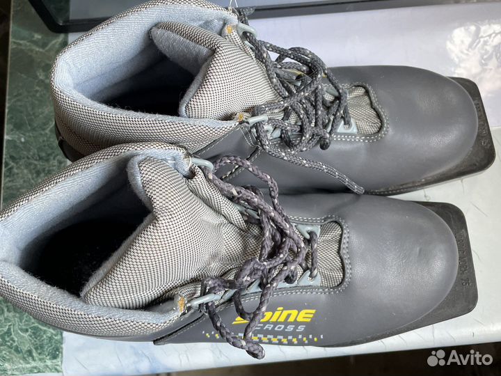 Лыжные ботинки