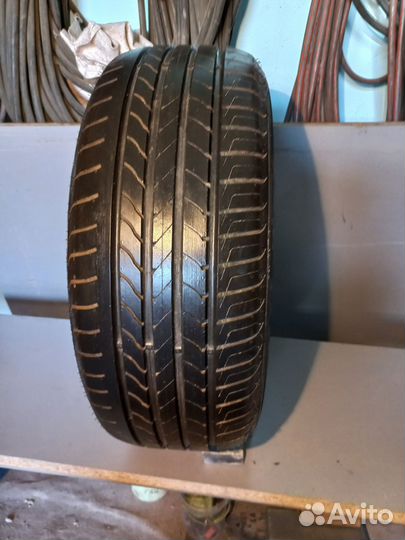 Goodyear EfficientGrip Compact 215/65 R16 93V