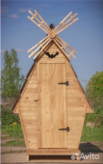 Уличный туалет деревянный HME563