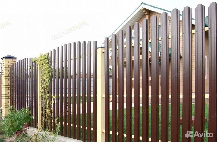 Забор из евроштакетника под ключ с доставкой