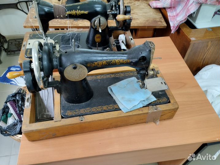 Швейная машинка Зингер