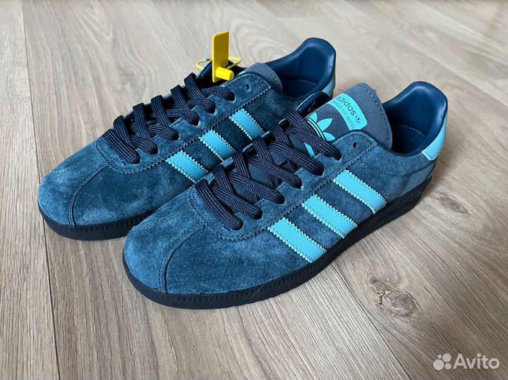 Adidas мужские кроссовки 42 р