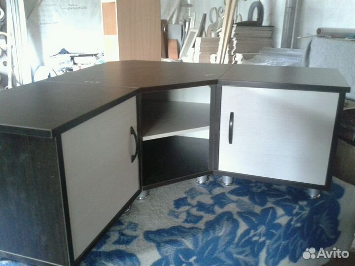 Продам тумбу напольную