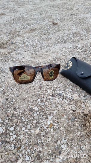Солнцезащитные очки оригинал новые