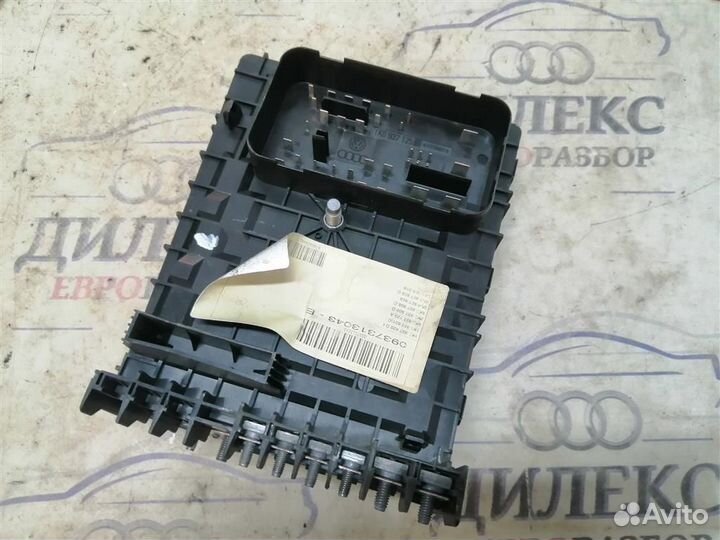 Блок предохранителей VW Tiguan 2007-2011