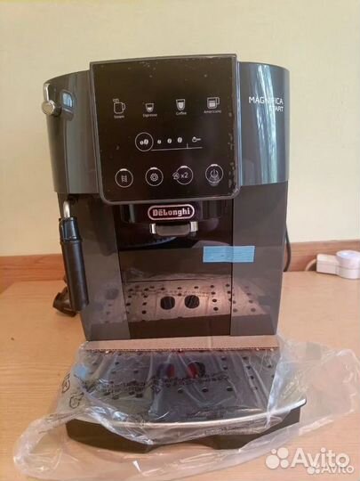Новая Кофемашина DeLonghi Magnifica Start ecam220