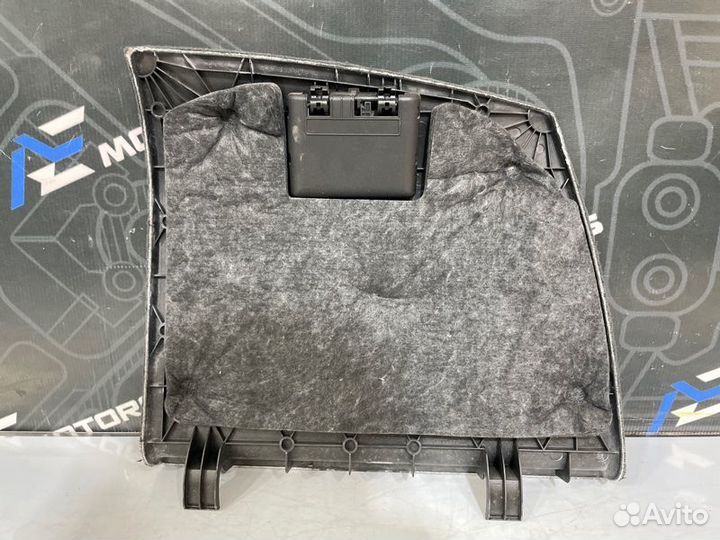 Обшивка багажника левая Audi A6 C6 caja 2011