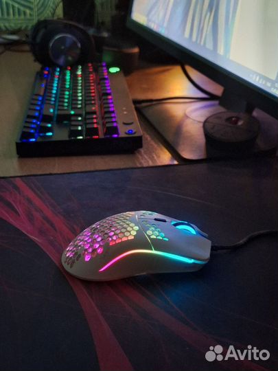 Glorious model o minus white