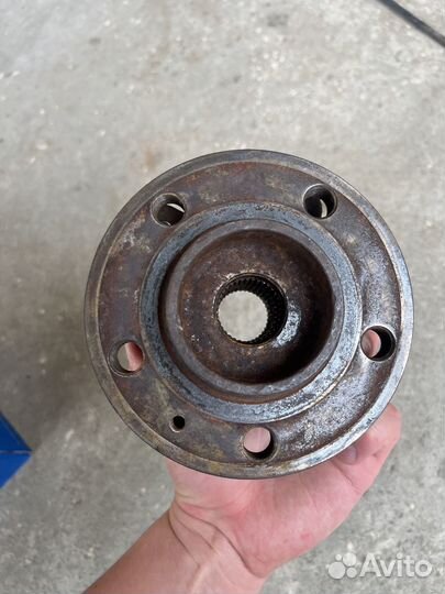 Ступица передняя Volvo XC90 2005г