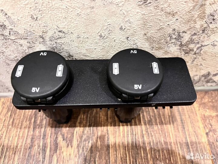 Разъем USB Jaguar F-Pace