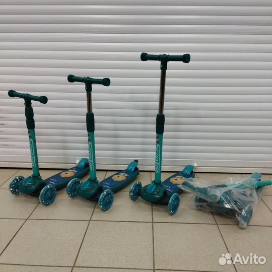 Новый детский самокат, лёгкий, колеса светятся