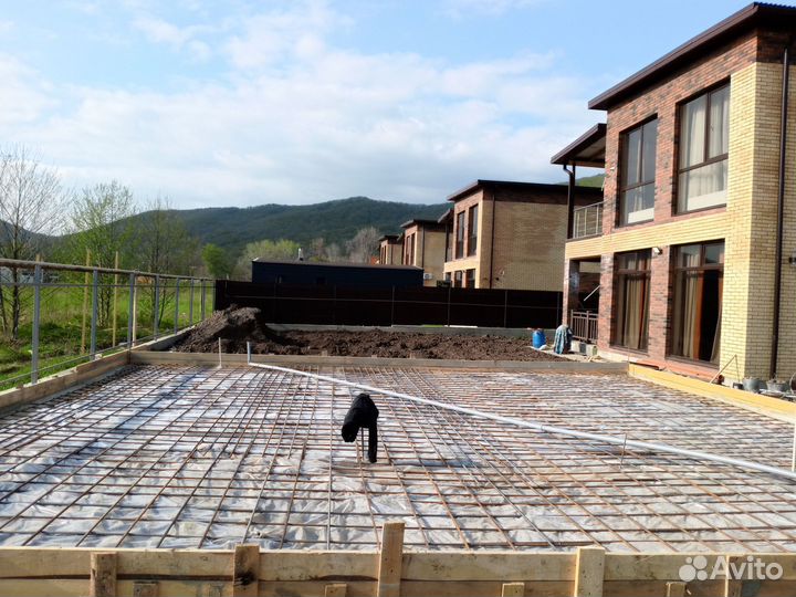 Бригада строителей