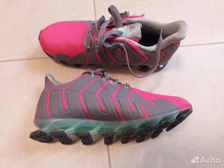 Продам кроссовки Adidas на девочку