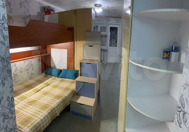 Комната 15 м² в 5-к., 4/4 эт.