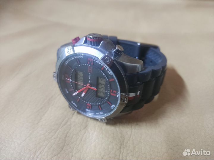 Часы Tommy Hilfiger