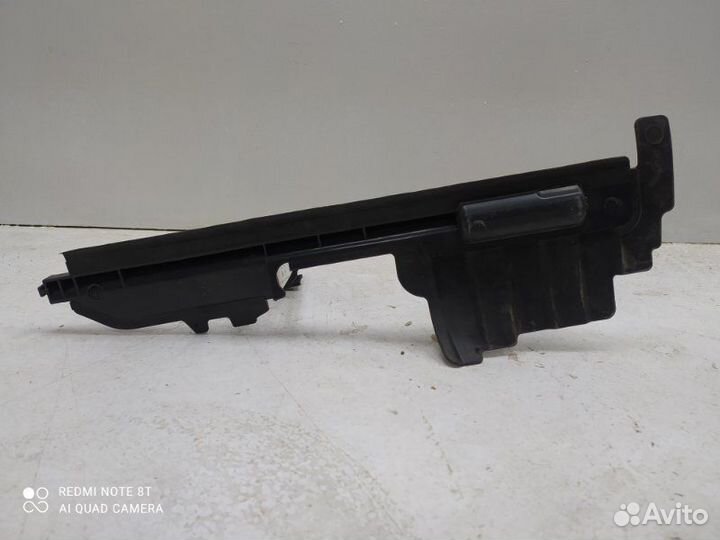 Воздуховод радиатора левый Opel Astra J 08 2010