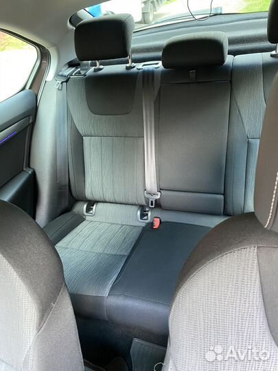 Задние сидения с подлокотником skoda octavia а7