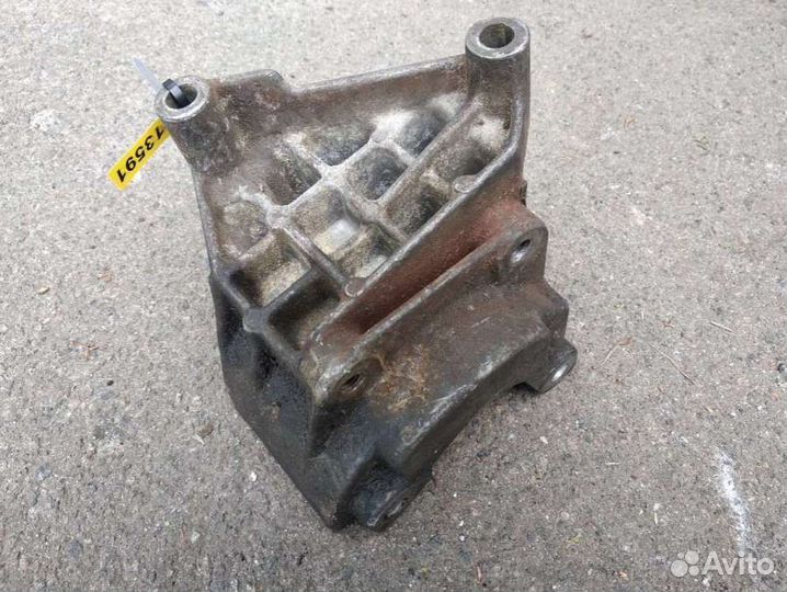 Кронштейн гидроусилителя Renault 19 2 7700741348