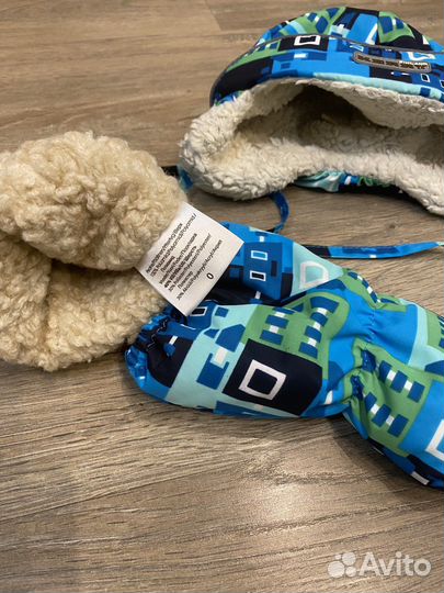 Шапка и варежки комплект