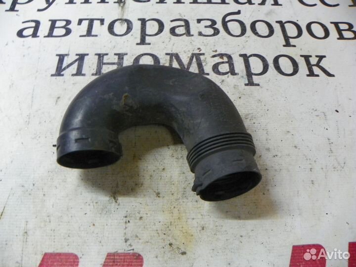 Патрубок воздушного фильтра Skoda Octavia