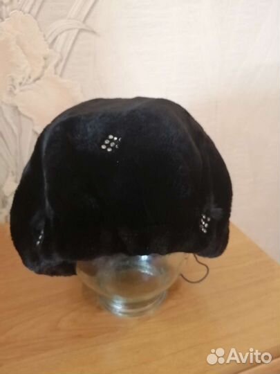 Берет женский из меха бобрика