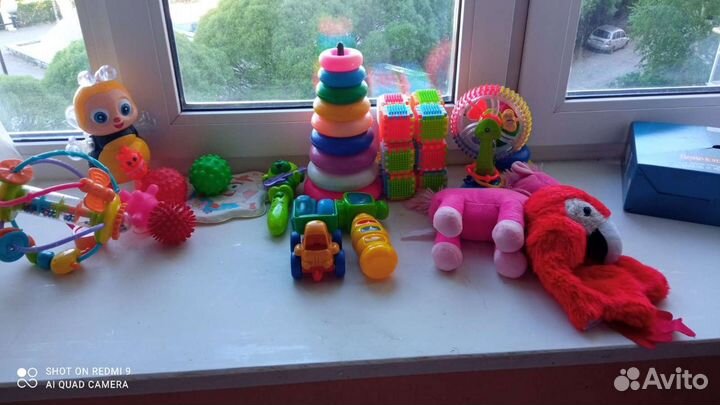 Продам большой пакет с игрушками