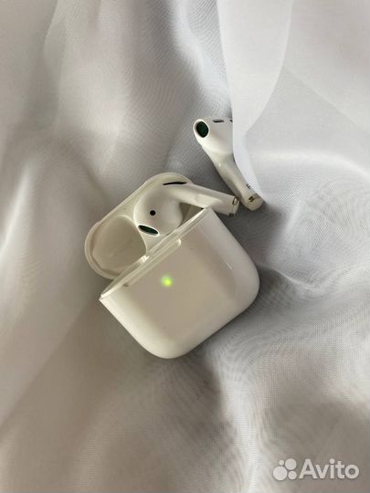 Беспроводные наушники Pro 4 новые