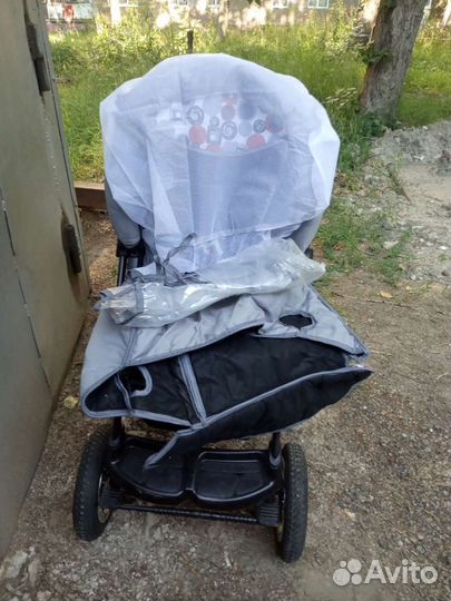Прогулочная коляска