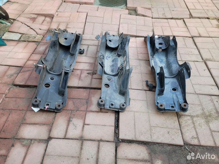 Подрамник задний subaru impreza gg gd