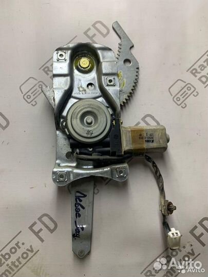 Стеклоподъемник электрический Mazda 323 BJ 1999