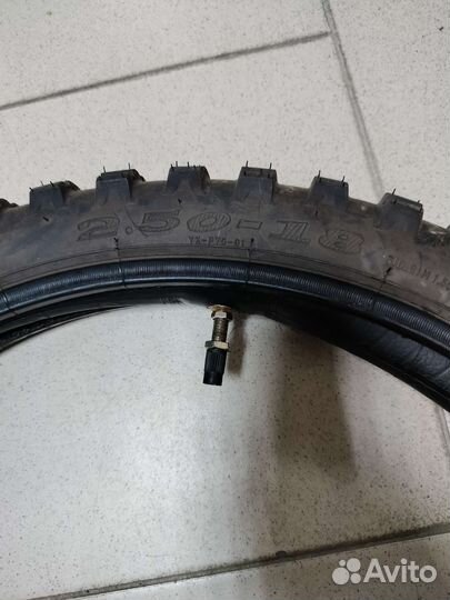 Покрышка 2,50-18