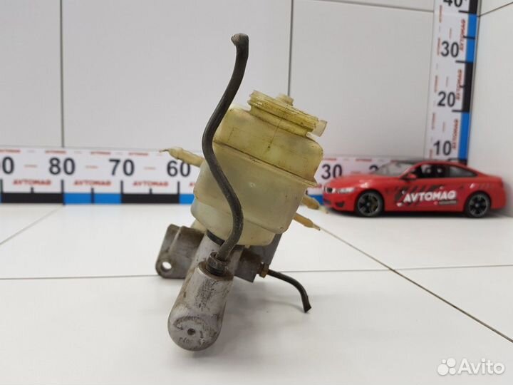 Главный тормозной цилиндр с бачком (BMW 5)