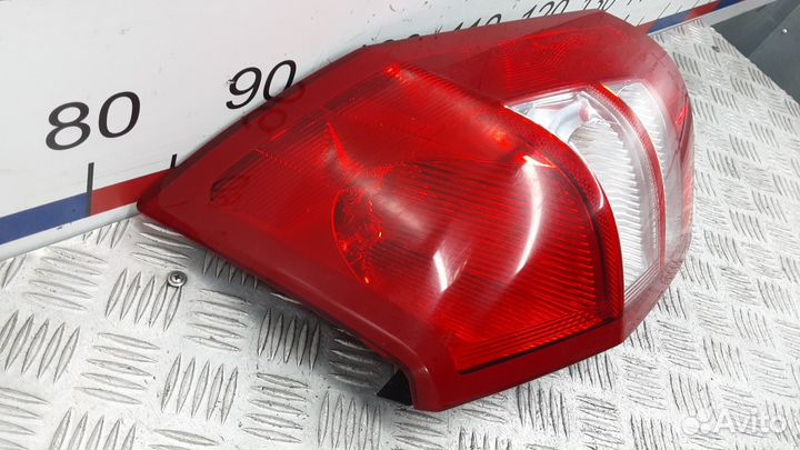 Фонарь задний правый Chrysler 300C 2008