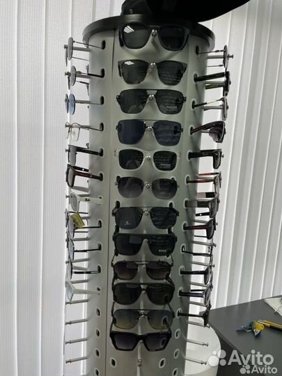 Солнцезащитные очки брендовые