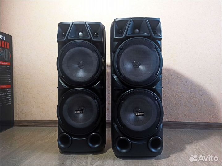 Портативная колонка с микрофоном