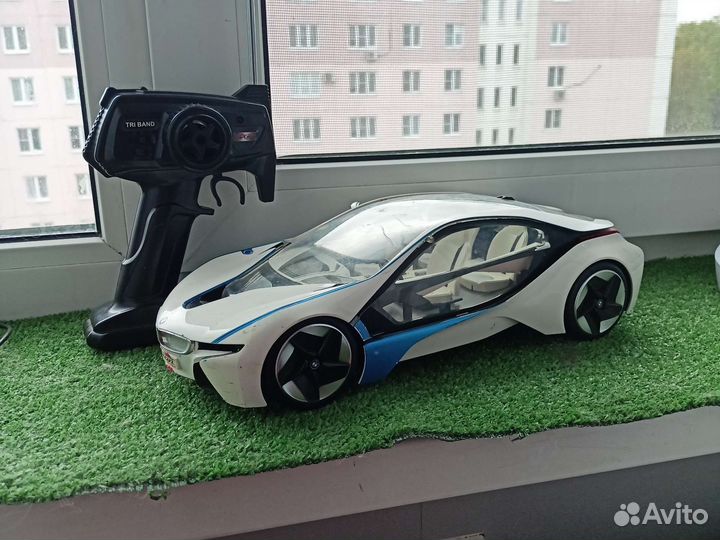 Машинка на пульте управления