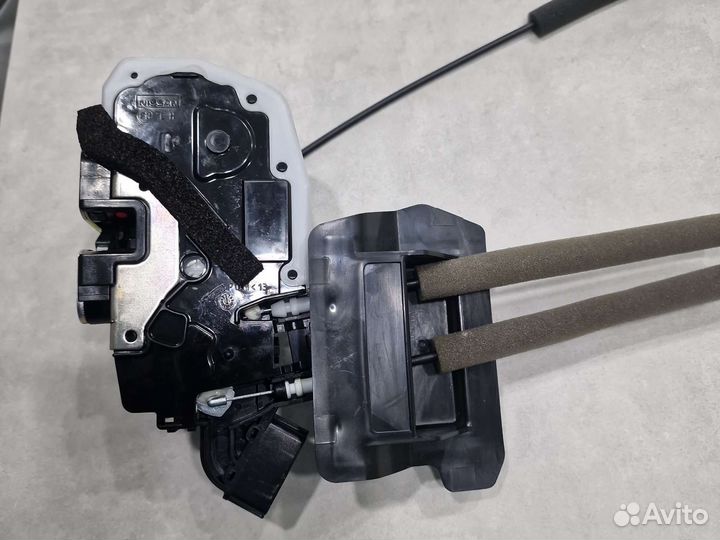 Замок передней левой двери infiniti fx35/ qx70 s51