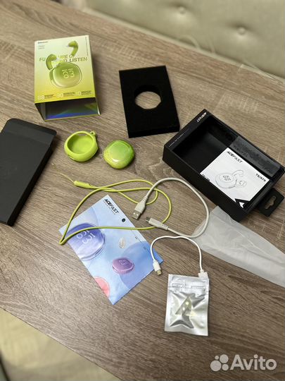 Беспроводные наушники новые