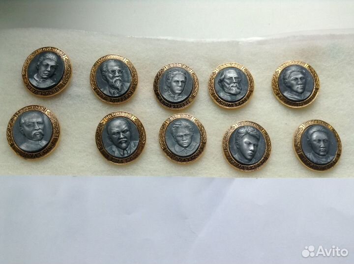 Семья Ульяновых. Значки СССР