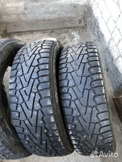 Pirelli Ice Zero 215/65 R17